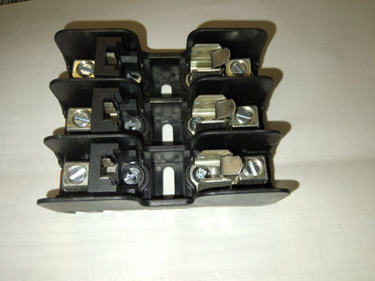 CIRCUIT PROTECTION FUSE BLOCK 600V 30A 3 POLE DIN MOUNT 