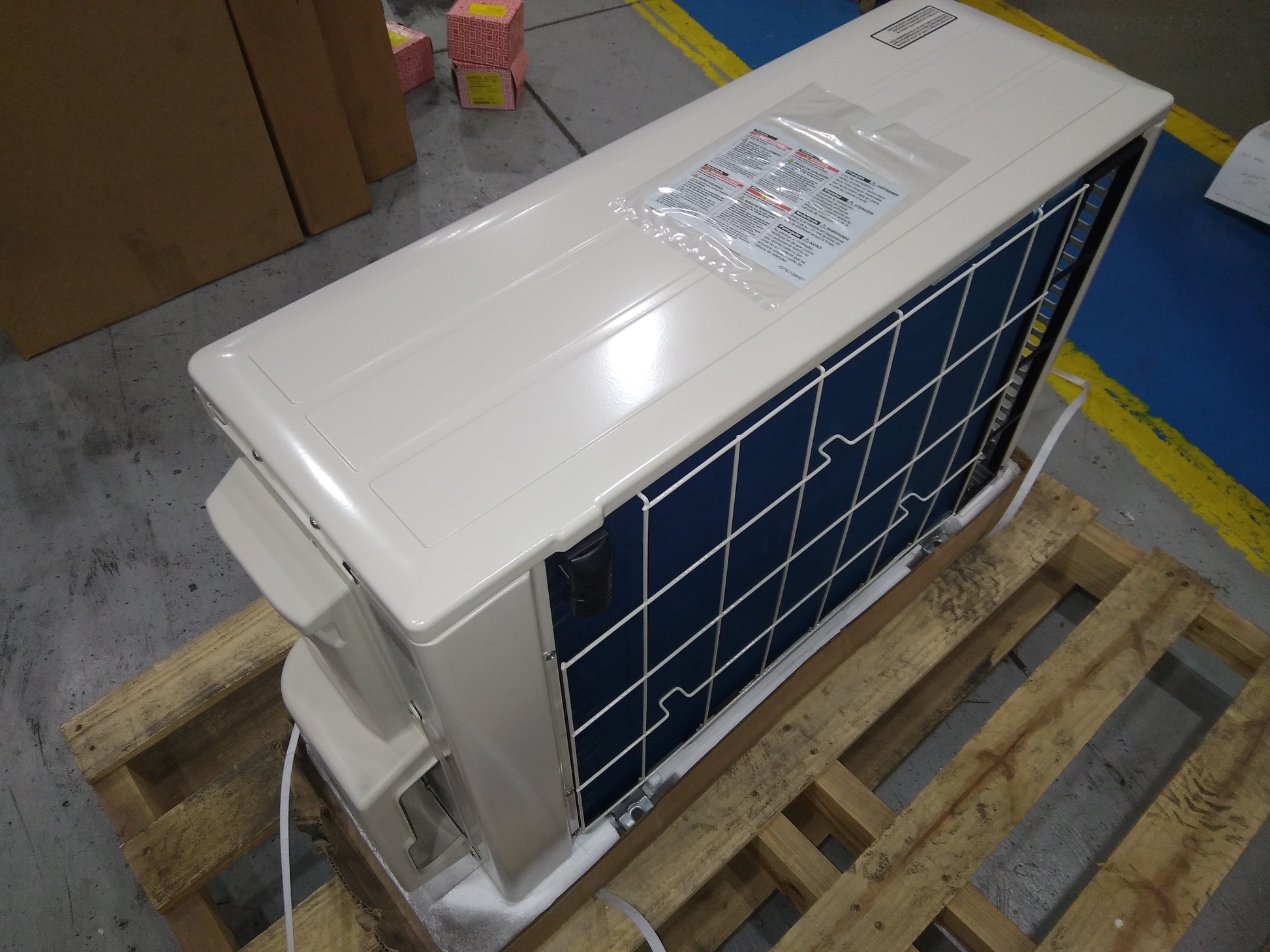 9,000 BTU SINGLE-ZONE INVERTER-DRIVEN OUTDOOR HEAT PUMP MINI SPLIT UNIT, 24.6 SEER 208-230/60/1 R-410A