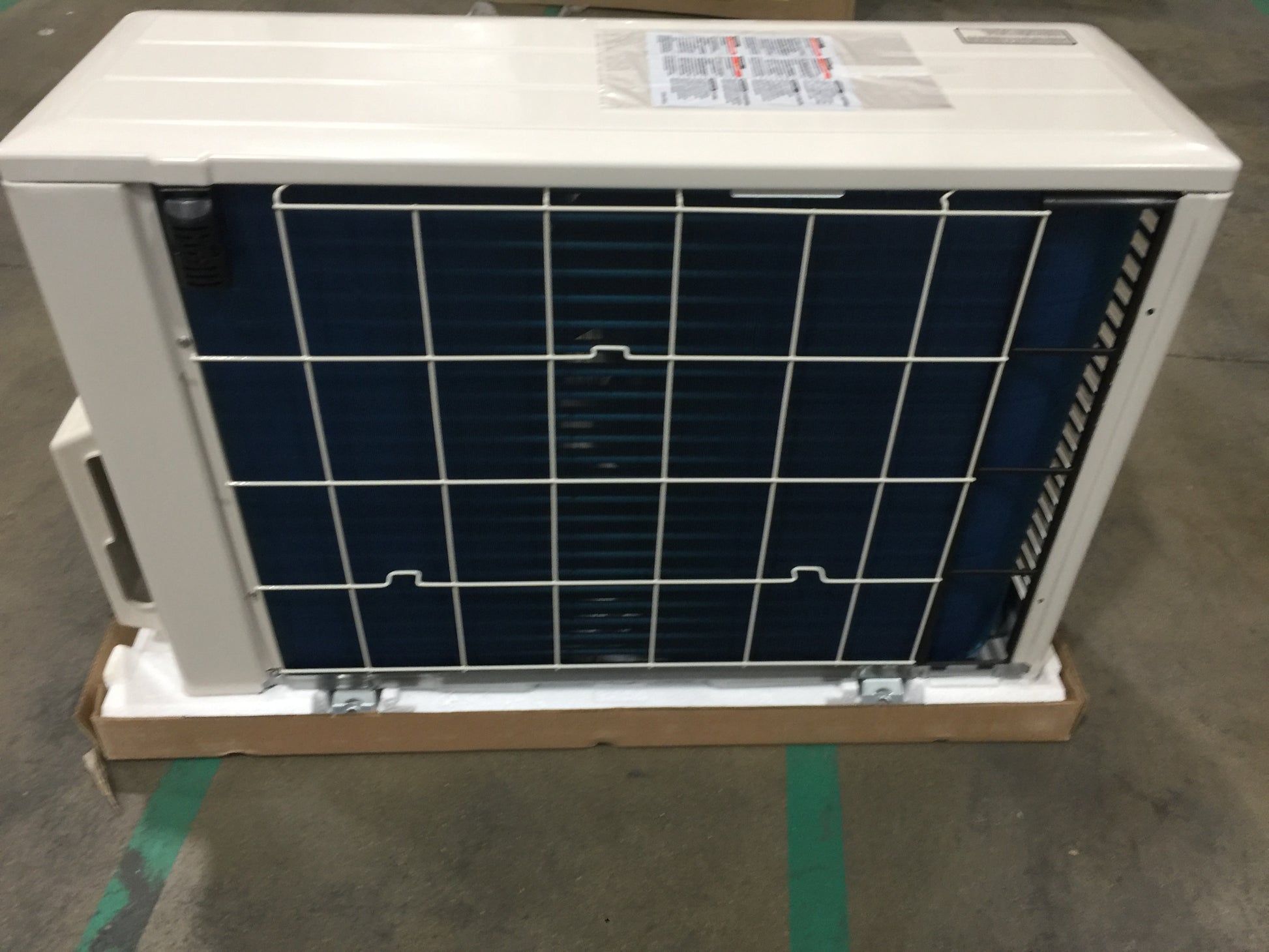 15,000 BTU SINGLE-ZONE OUTDOOR HEAT PUMP DC INVERTER MINI SPLIT UNIT; 208-230/60/1, SEER: 18, R-410A