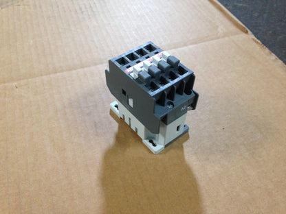 3 POLE 25 AMP ACROSS THE LINE CONTACTOR, 110-120V/50-60Hz