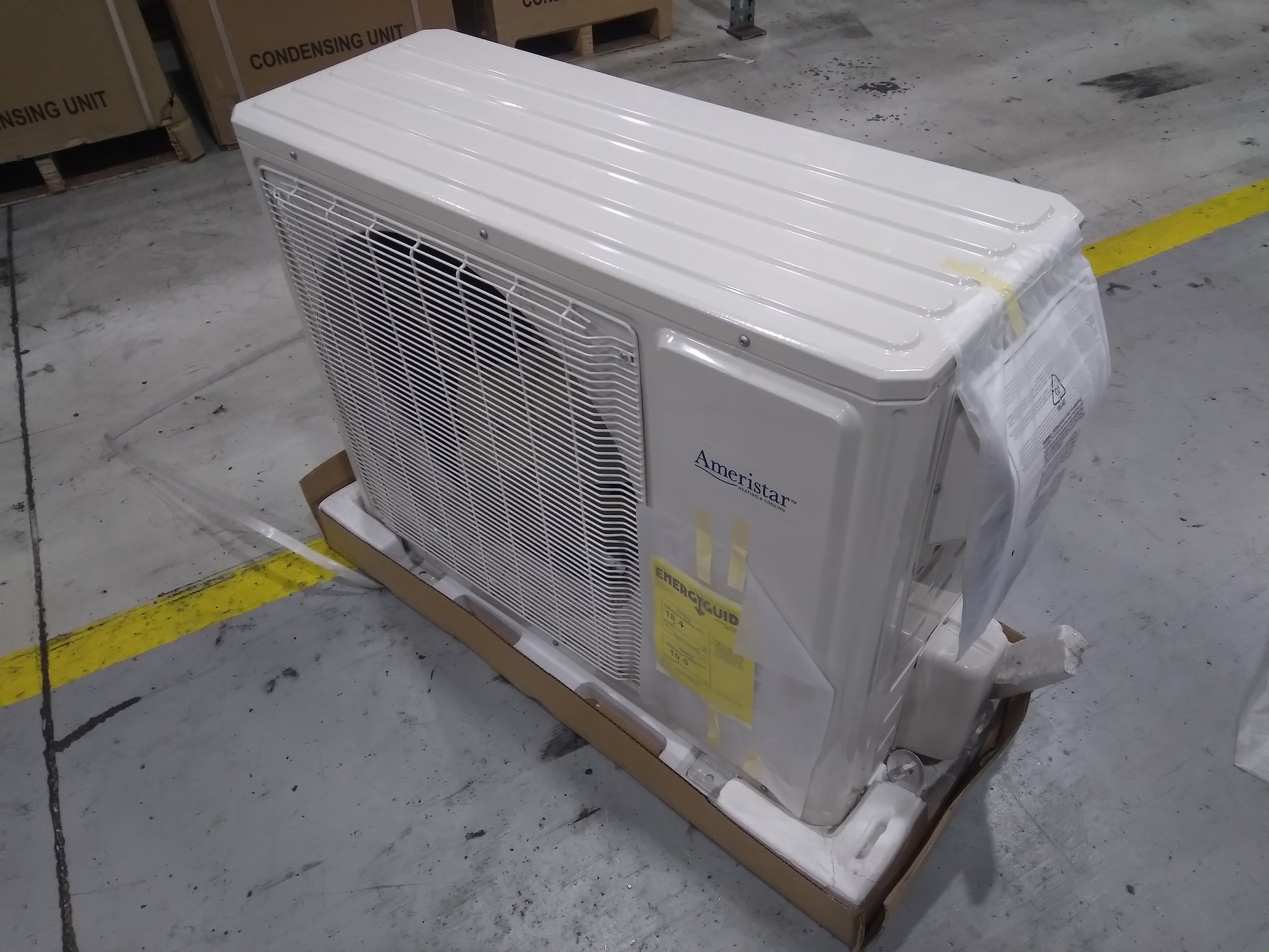 24,000 BTU SINGLE ZONE INVERTER OUTDOOR MINI-SPLIT HEAT PUMP UNIT, 18 SEER 9.75 EER 208-230/60/1 R-410A