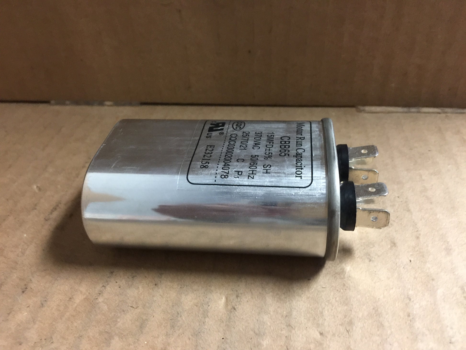 15MFDÂ± 5% X 370VAC OVAL MOTOR RUN CAPACITOR; 50/60HZ