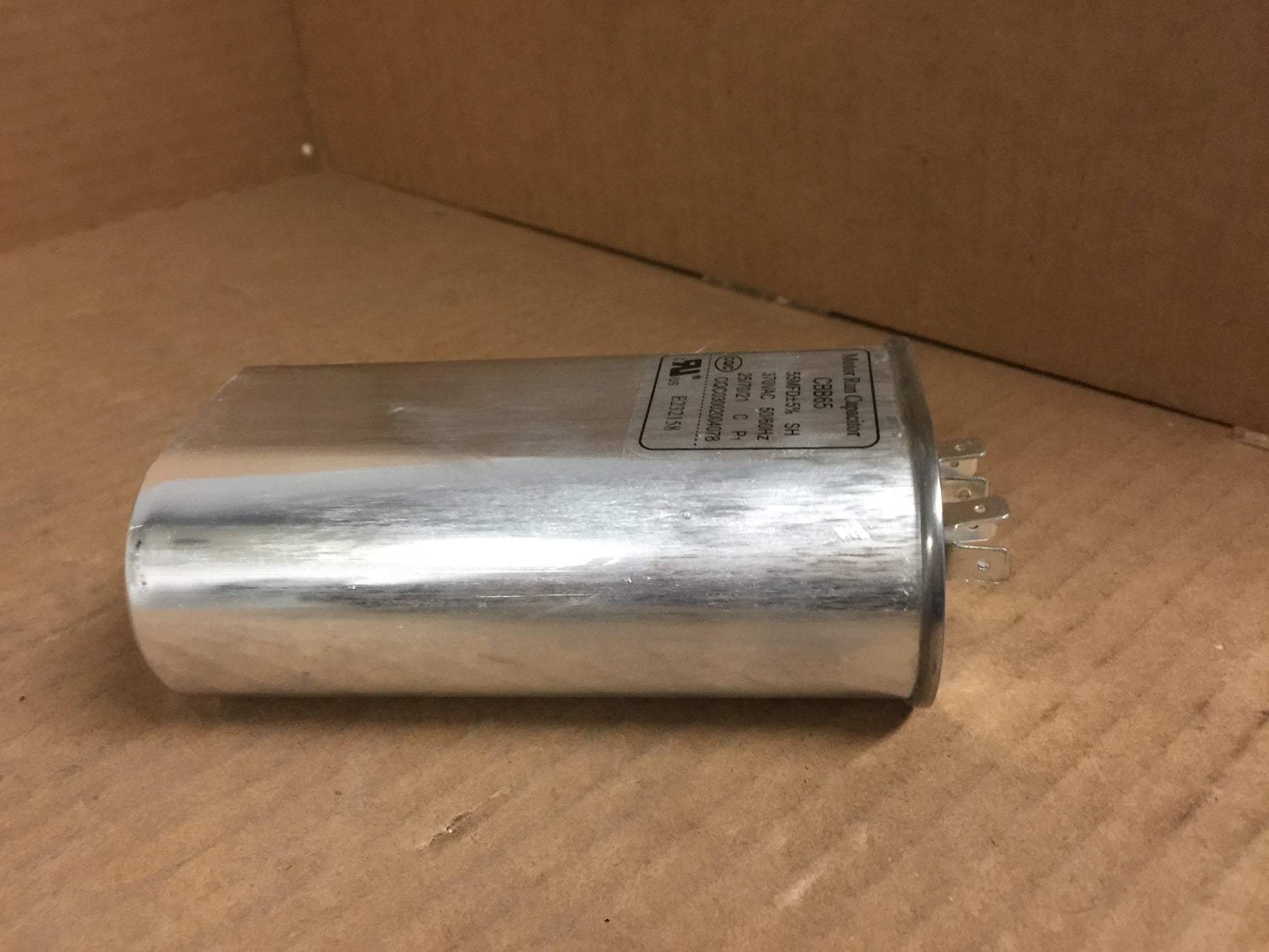 Hartland Controls 7.5 MFD 440 VAC Motor Run Capacitor – Oval Aluminum – 50/60 Hz