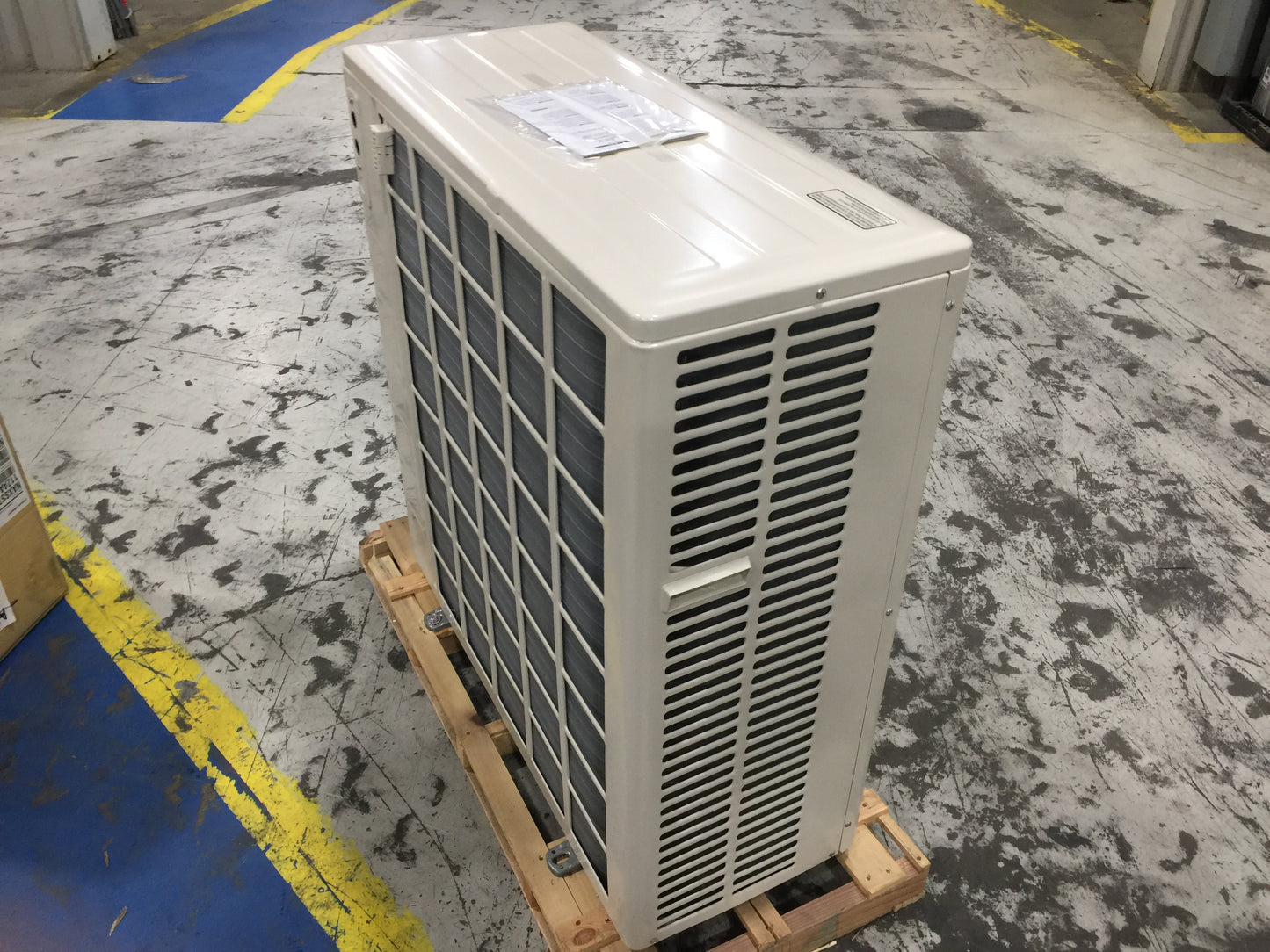 36,000 BTU SINGLE-ZONE OUTDOOR MINI-SPLIT HEAT PUMP UNIT, 14.5 SEER, 208-230/60/1, R-410A