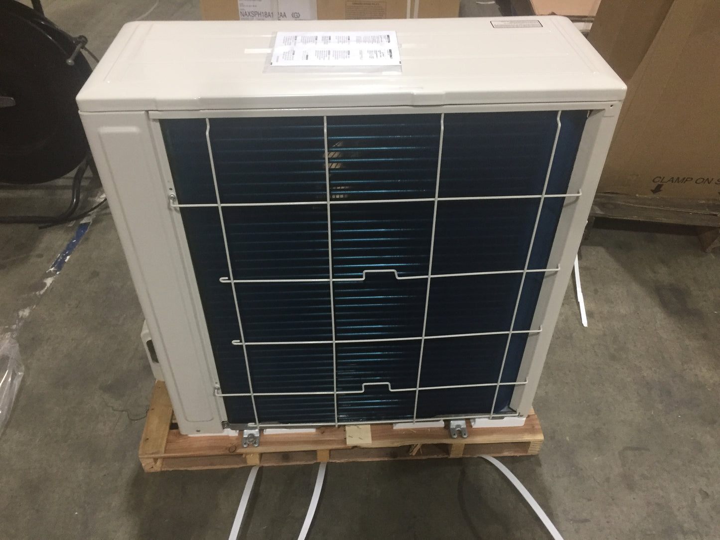 18,000 BTU SINGLE-ZONE OUTDOOR HEAT PUMP DIGITAL INVERTER TECHNOLOGY MINI-SPLIT UNIT 208-230/60/1 R-410A