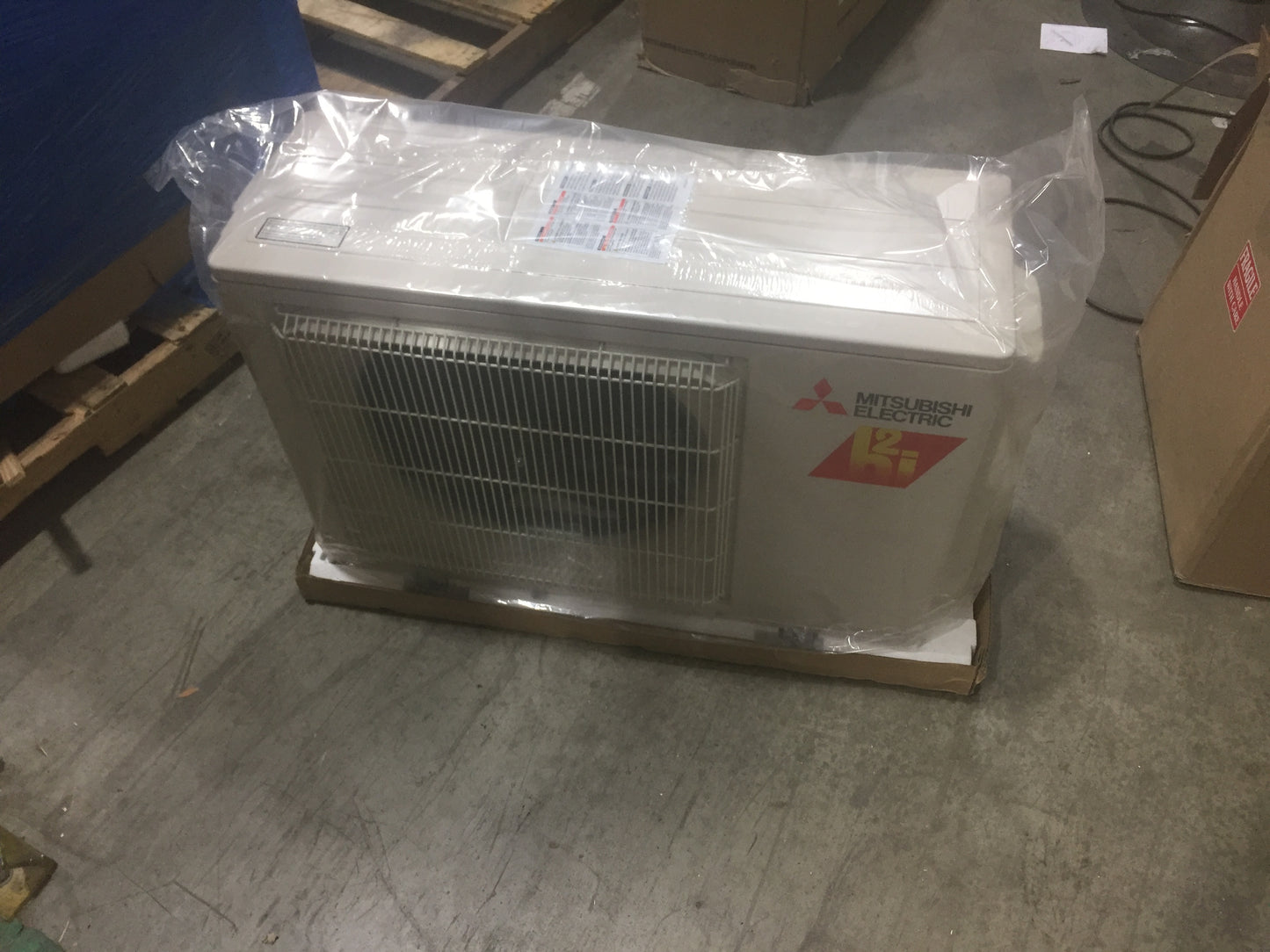 12,000 BTU SINGLE-ZONE OUTDOOR HEAT PUMP DIGITAL INVERTER TECHNOLOGY MINI-SPLIT UNIT 26.1 SEER 208-230/60/1 R-410A