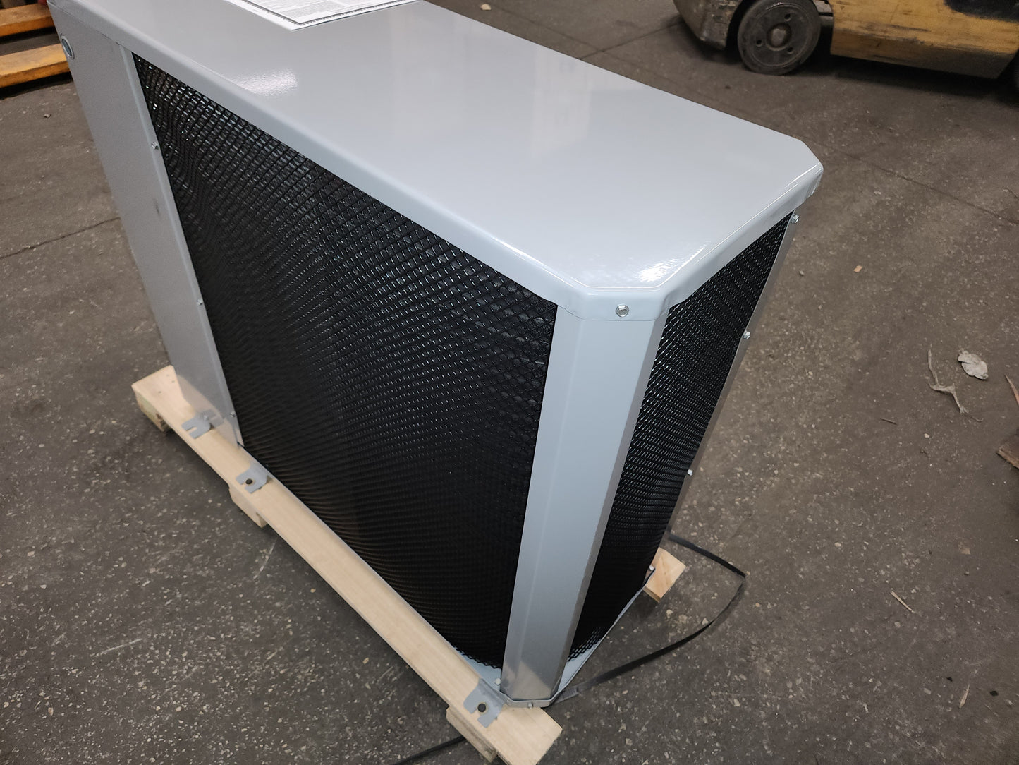 2 TON HORIZONTAL SPLIT-SYSTEM HORIZONTAL AIR CONDITIONER, 14 SEER, 208-230/60/1, R410A