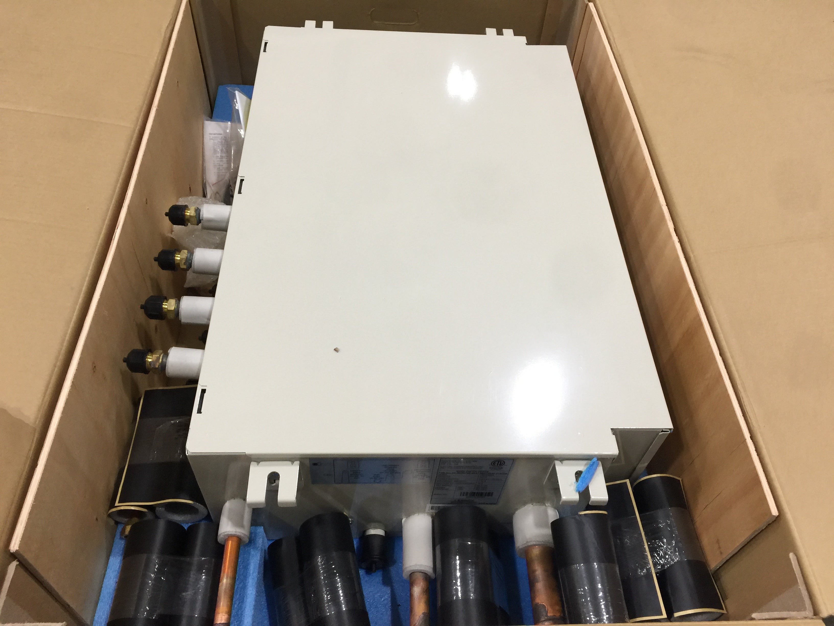 VRF Heat Recovery 4 Port Branch Box; 208-230/60/1 – Surplus City