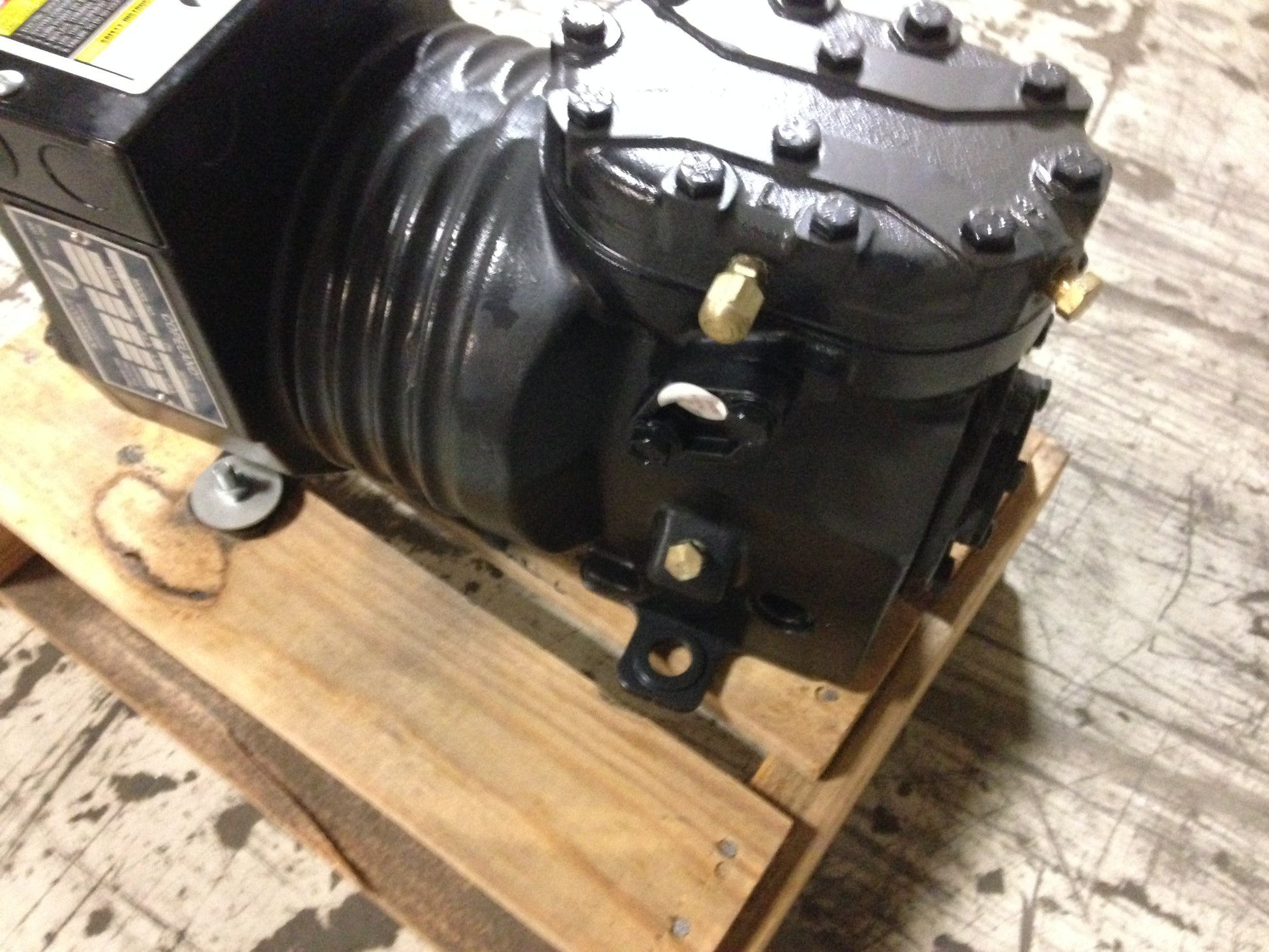 3/4 HP SEMI-HERMETIC COMPRESSOR, 115/60/1, R-12/R-22/R-404A/R-502