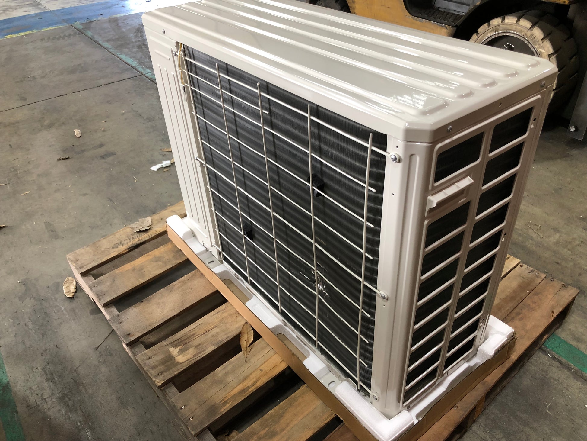 18,000 BTU SINGLE ZONE OUTDOOR COOLING ONLY MINI SPLIT UNIT, 15 SEER 208-230/60/1 R-410A