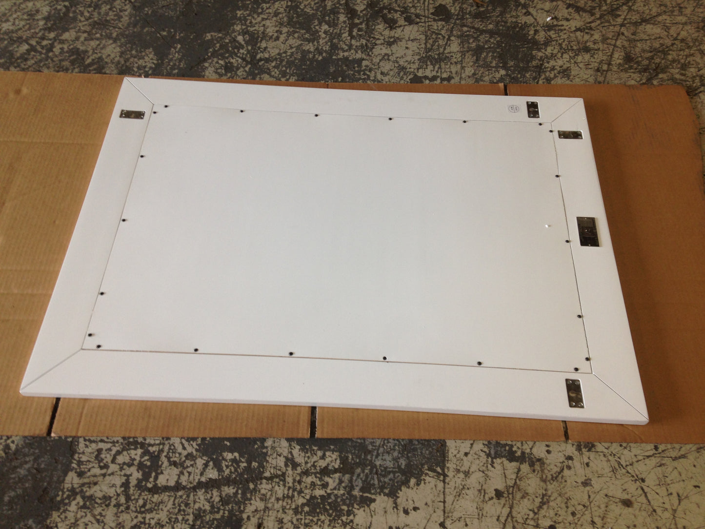 29" MIRROR, BRIGHT WHITE 