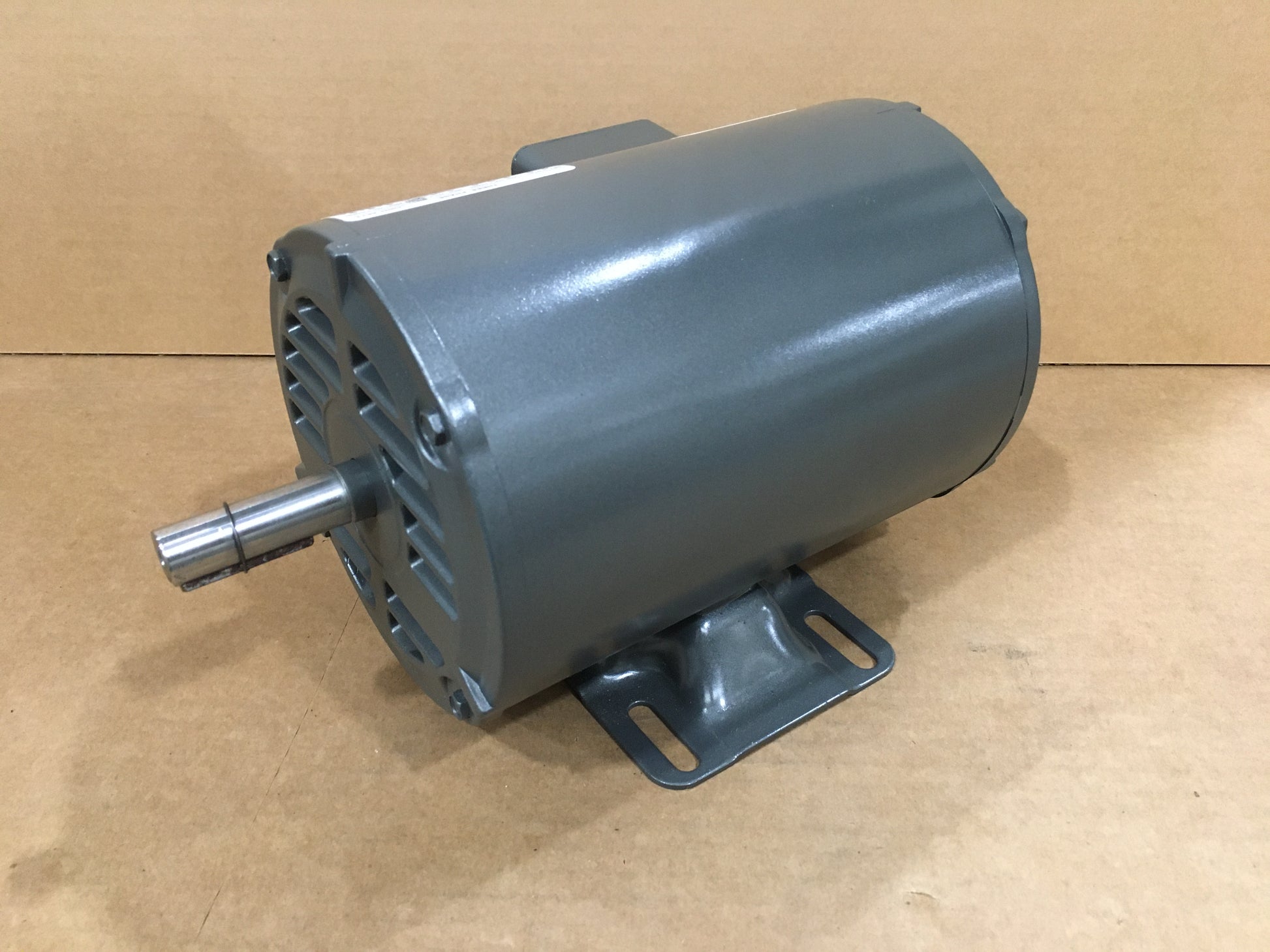 1/2 HP INDUSTRIAL MOTOR 220-380-440/50/3 1425 RPM 1 SPEED