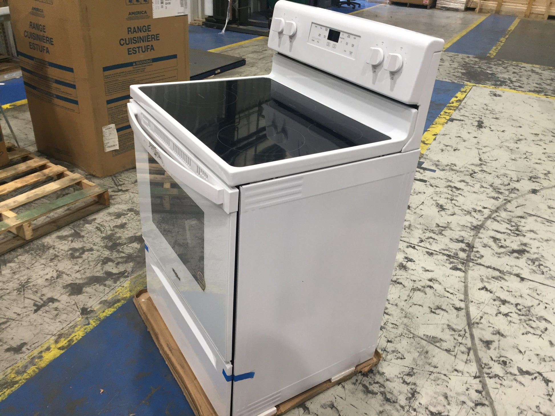 5.3 CU. FT. FREESTANDING ELECTRIC RANGE; 208/240 VOLT, 60HZ, COLOR : WHITE