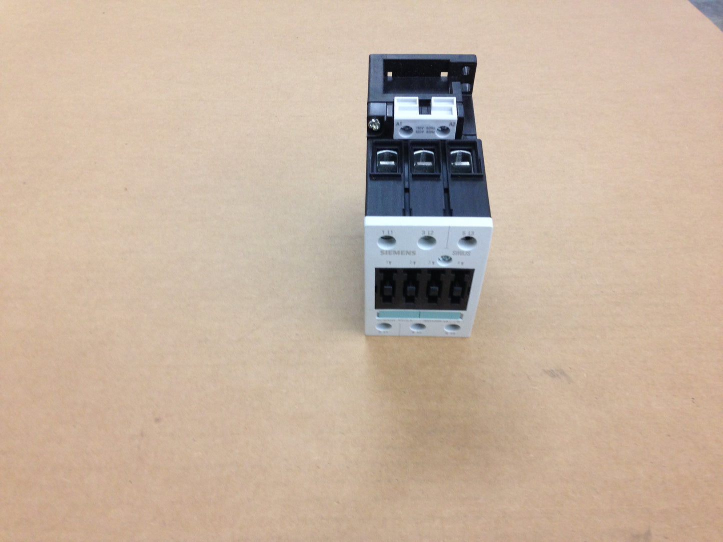 NON-REVERSING CONTACTOR, AC-3 18, 5KW/400V, AC110V @ 50 Hz/120V @ 60Hz, SIZE S2, SCREW CONNECTION, 3 POLE, 3 PHASE