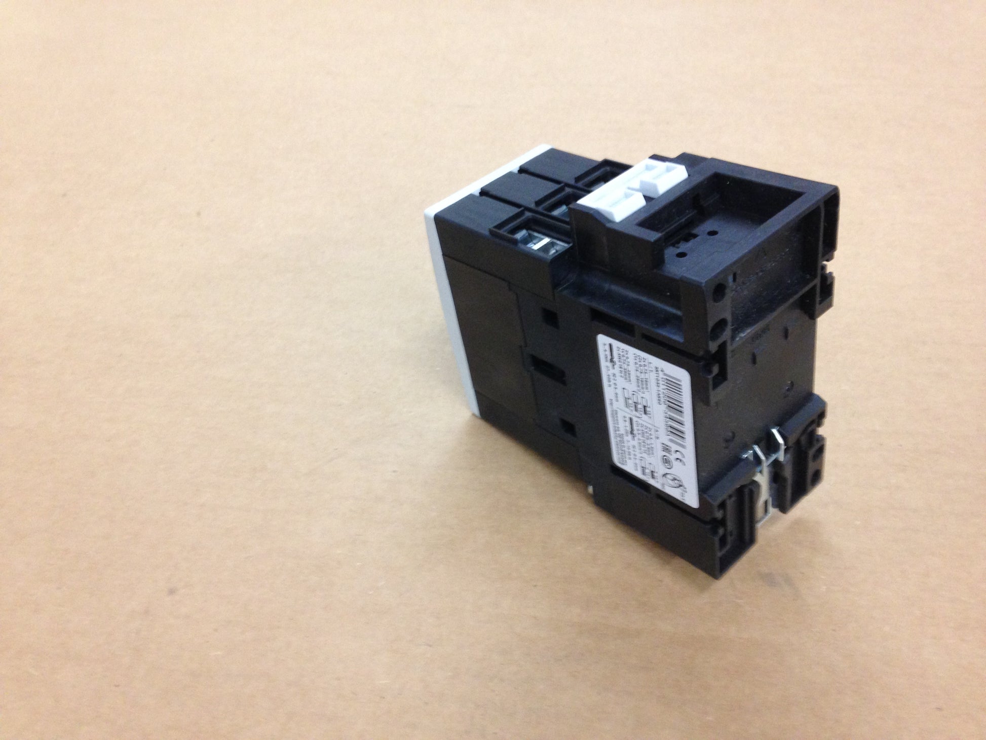 NON-REVERSING CONTACTOR, AC-3 18, 5KW/400V, AC110V @ 50 Hz/120V @ 60Hz, SIZE S2, SCREW CONNECTION, 3 POLE, 3 PHASE