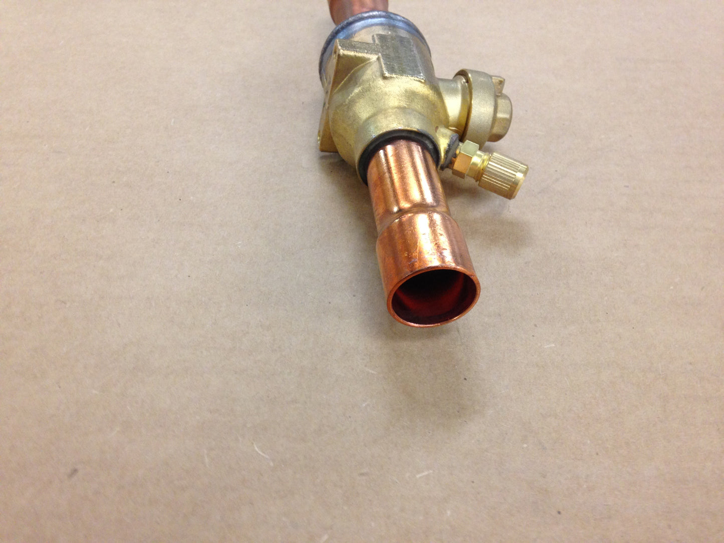 7/8" X 7/8"ODF SOLDER FULL-PORT BI-DIRECTIONAL BRASS REFRIGERATION BALL VALVE WITH ACCESS FITTING