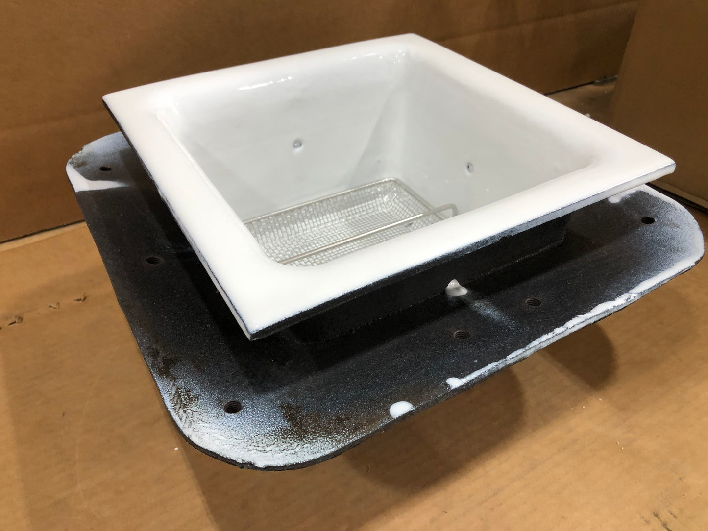 PORCELAIN COATED CAST IRON FLOOR SINK WITH GRATE AND STAINLESS STEEL DEBRIS SCREEN