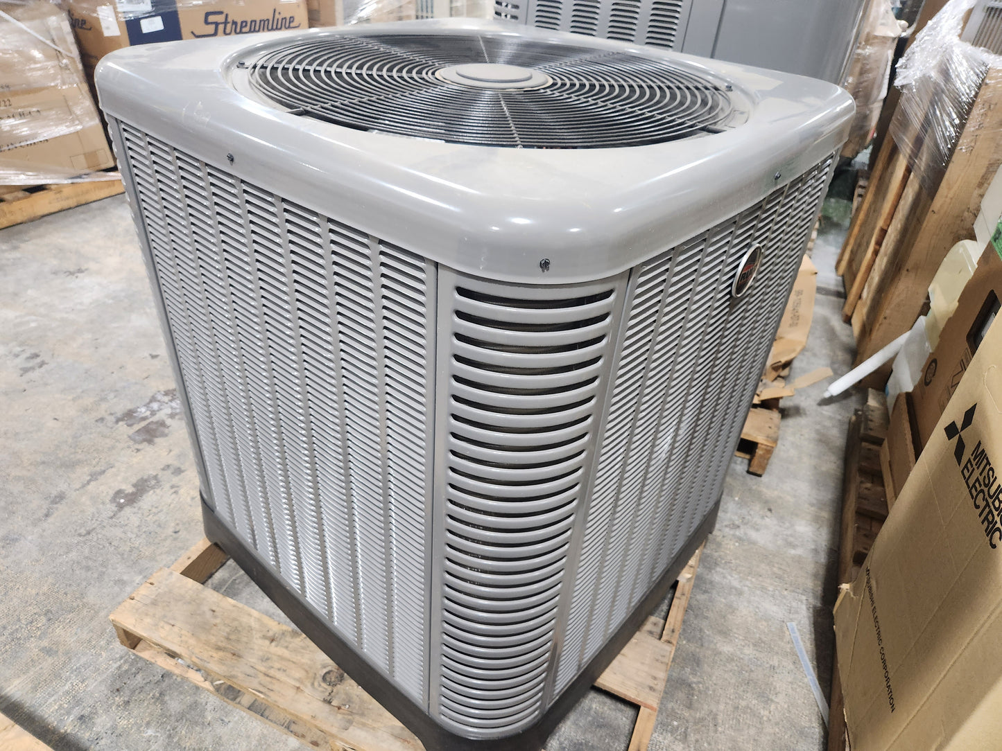 4 TON WALL MOUNTED HEAT PUMP 460/60/3 R401A 14 SEER