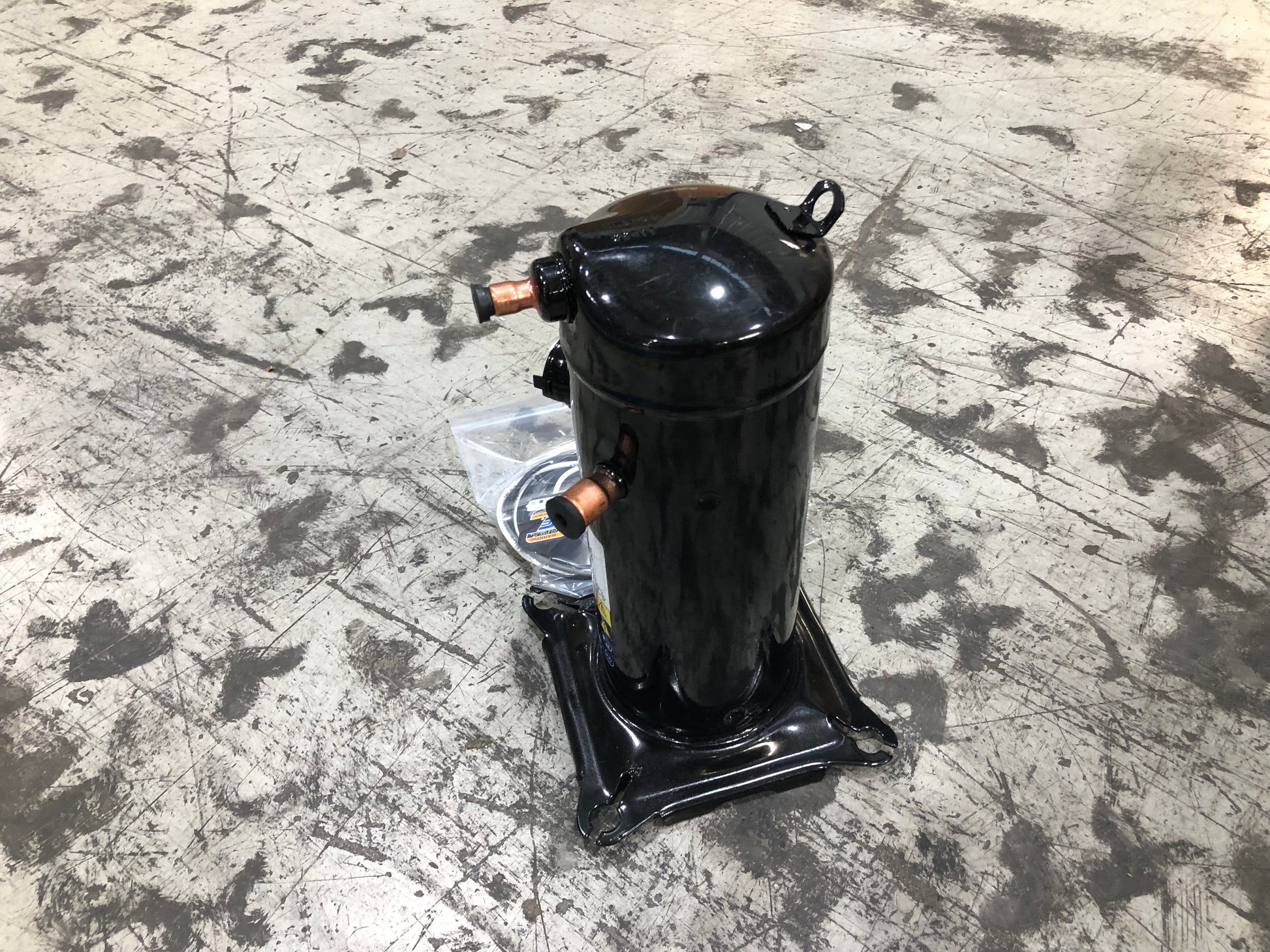 2-1/2 AC/HP SCROLL COMPRESSOR, 380-460/50-60/3 R-410A  