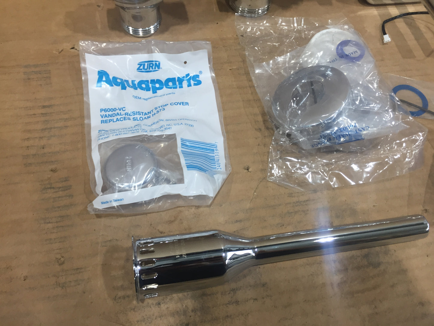 AQUASENSE EXPOSED DIAPHRAGM URINAL FLUSH VALVE WITH HARDWIRED AUTOMATIC SENSOR