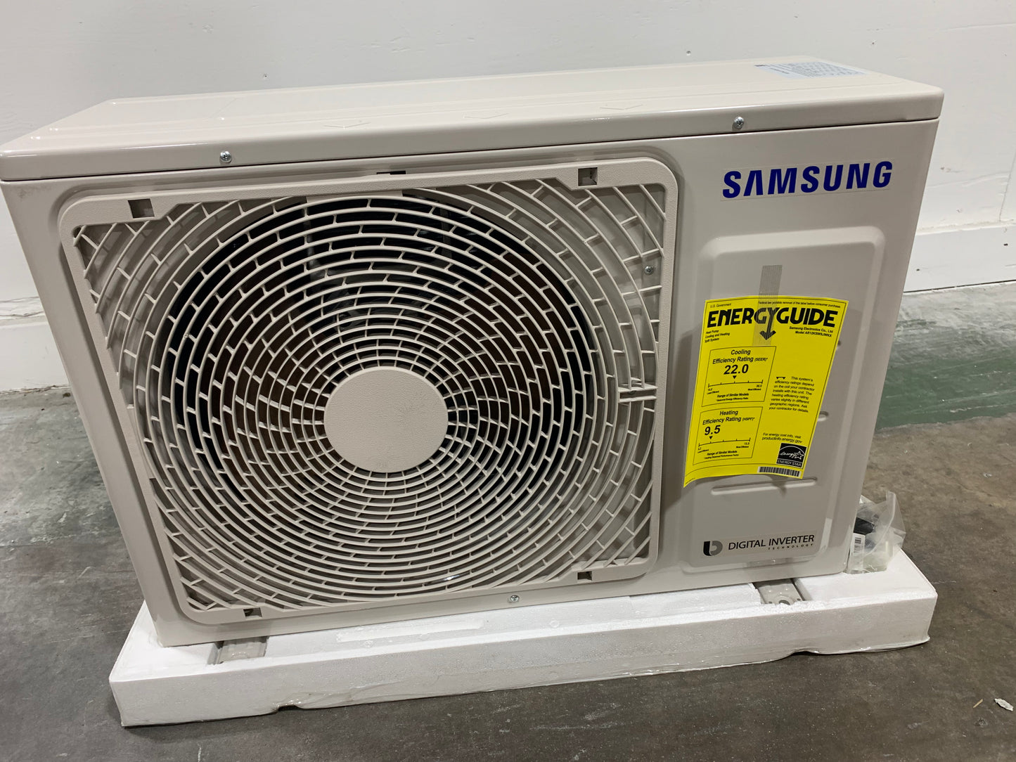 12,000/13,600 BTU OUTDOOR HEAT PUMP MINI SPLIT UNIT, 22 SEER 208-230/60/1 R410A