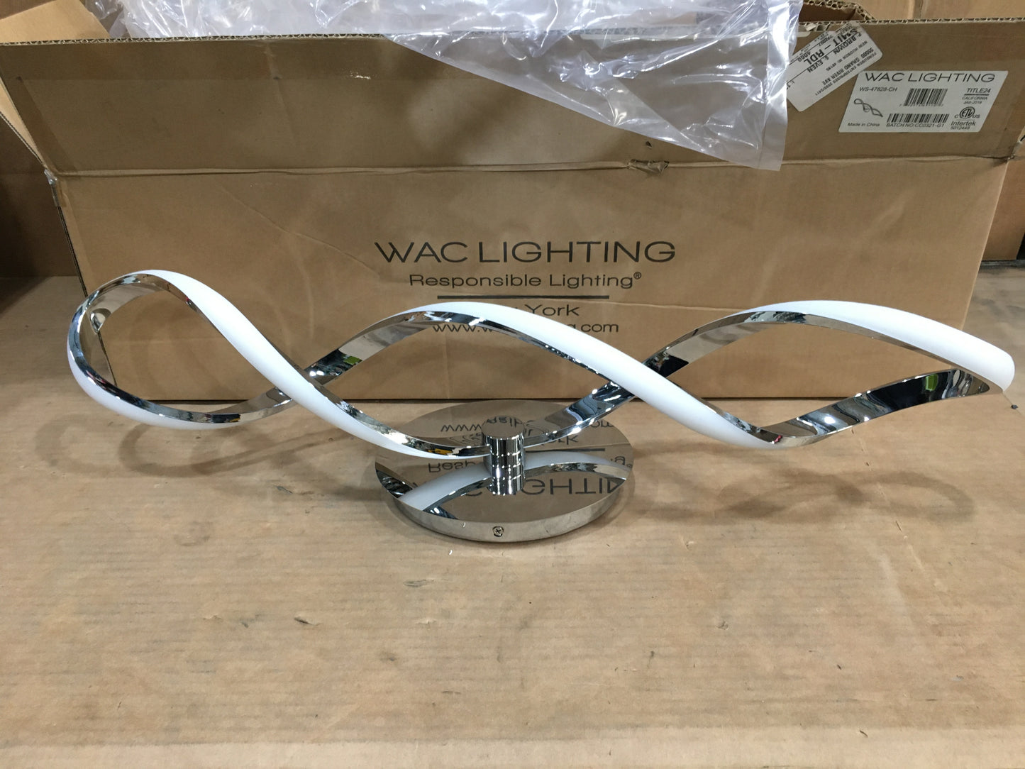 WAC LIGHTING INTERLACE 28" WIDE INTEGERATED LED BATH BAR VOLTS: 120