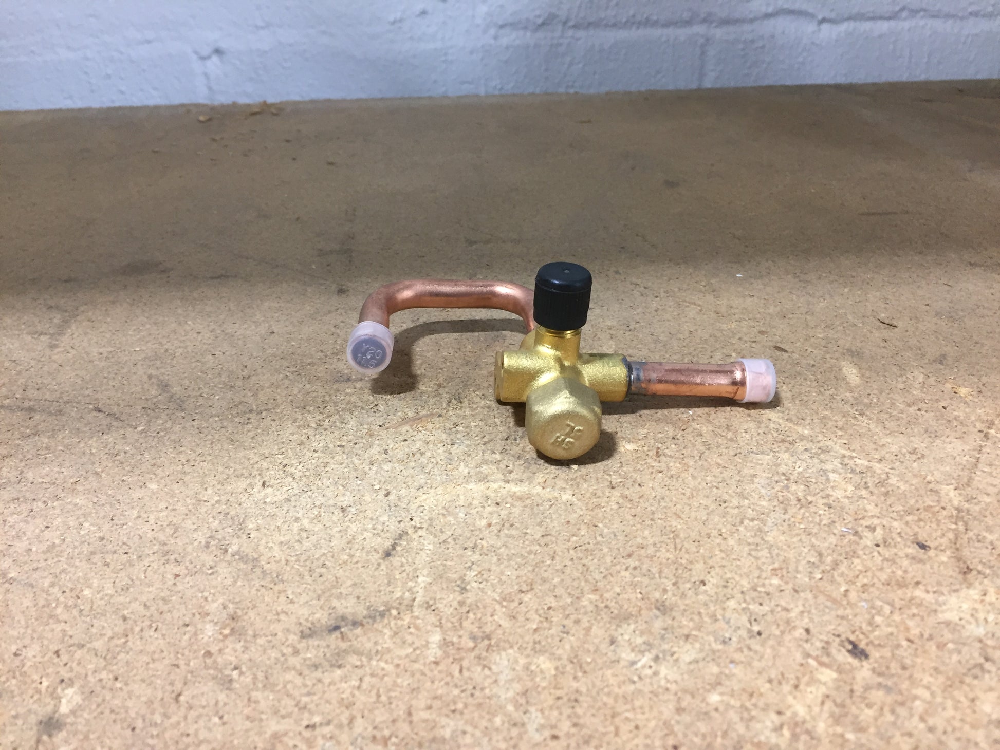 VALVE ASSEMBLY LIQUID