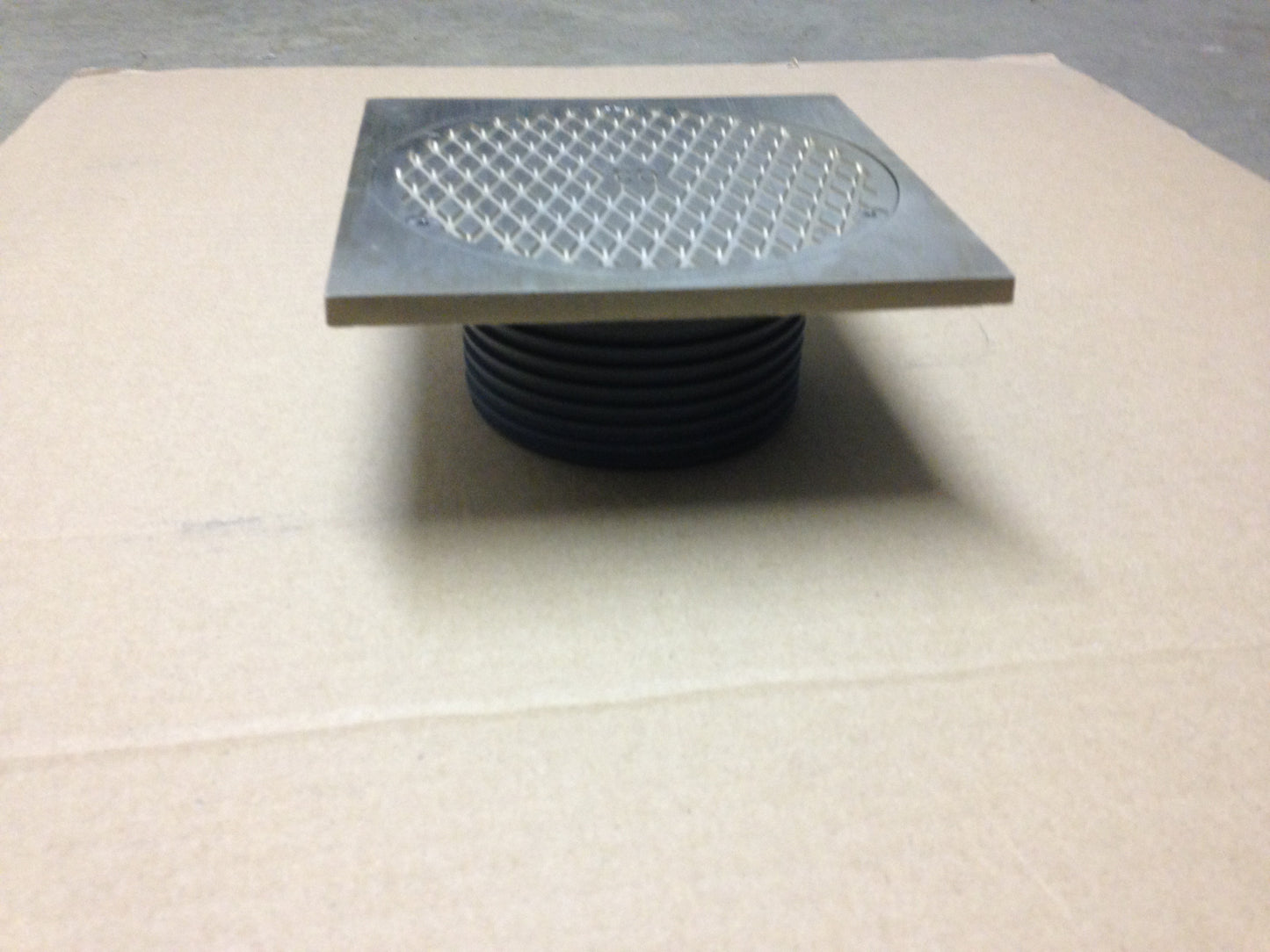 SIOUX CHIEF 834-4DHNQ ADJUSTABLE DRAIN CLEANOUT COVER, 3 1/2" IN CLEANOUT, 15,000 LB, 6 5/8" IN DIA.COVER, DUCTILE IRON 215918