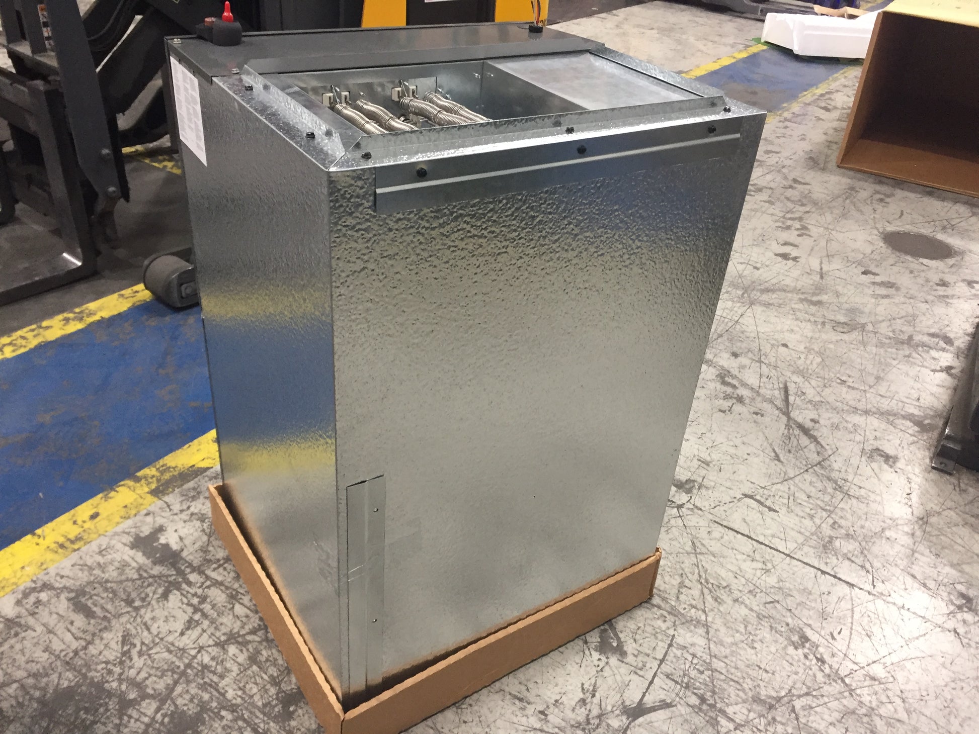 3 TON AC/HP VERTICAL WALL MOUNT AIR HANDLER WITH 10 KW ELECTRIC HEAT; 208-240/60/1, R-410A, 1200 CFM