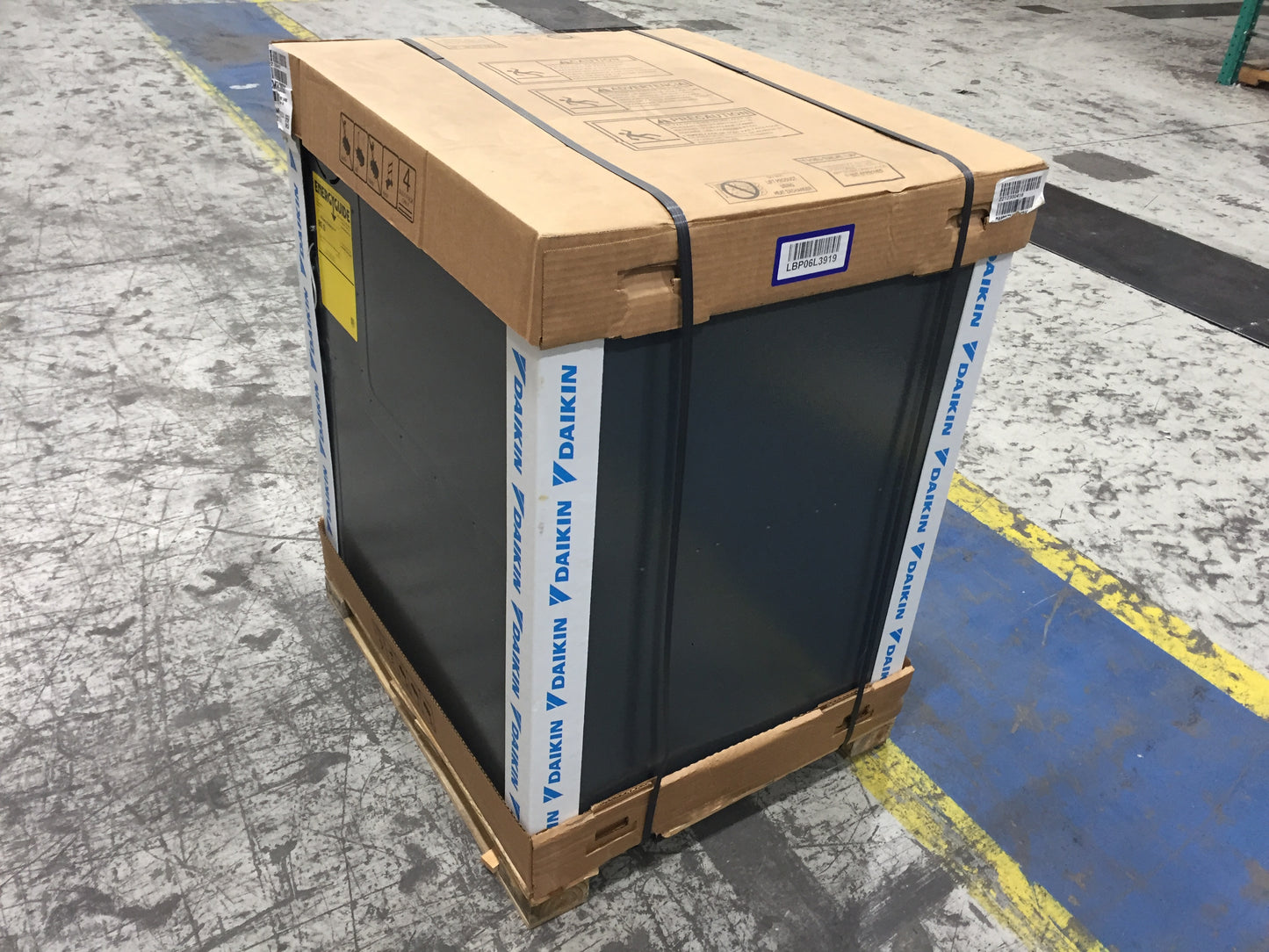 80,000 BTU TWO-STAGE UPFLOW/HORIZONTAL ECM MULTI SPEED GAS FURNACE 80% AFUE 115/60/1 CFM: 2000