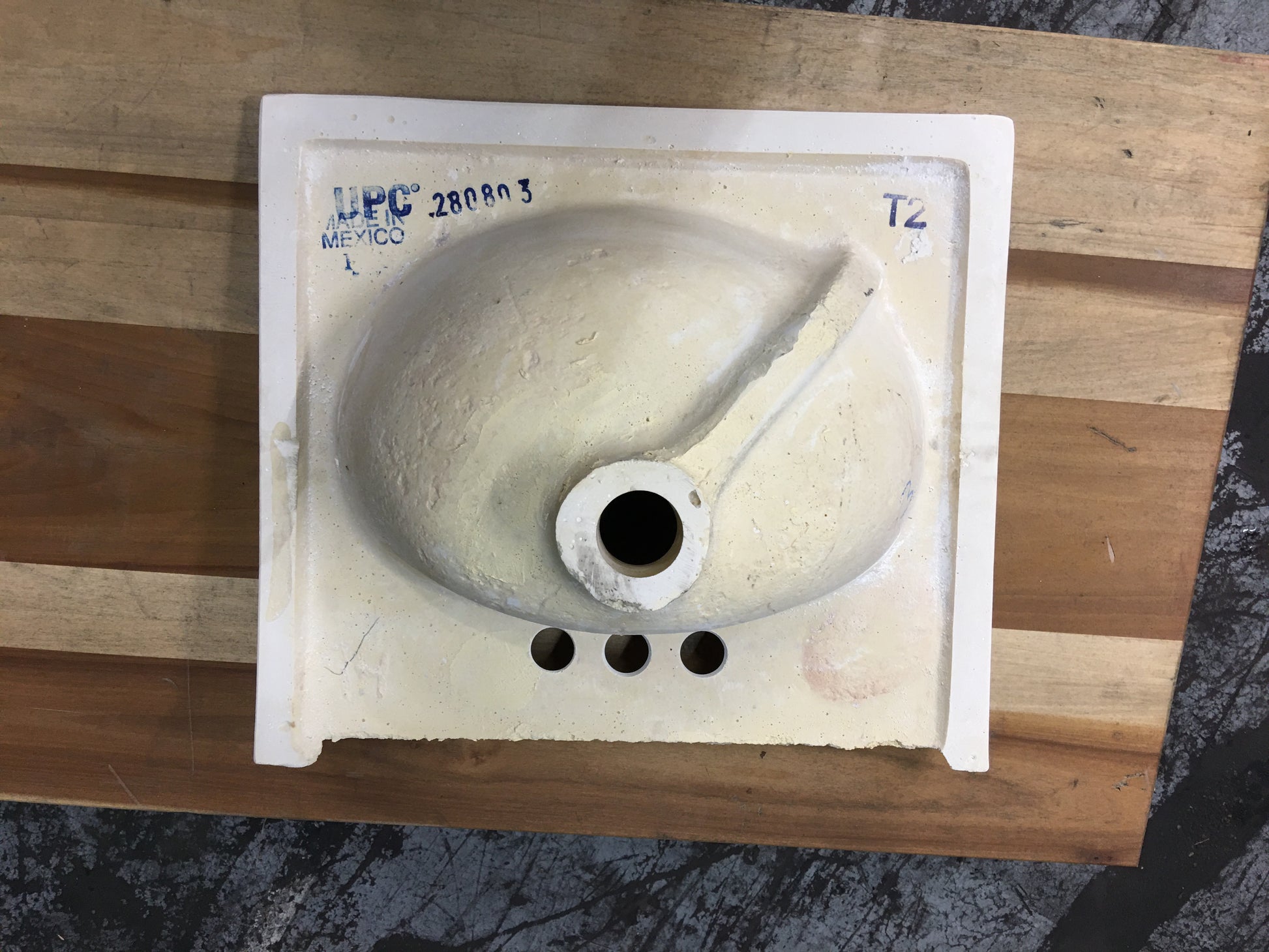 19 X 17 PALE YELLOW DROP-IN LAVATORY SINK