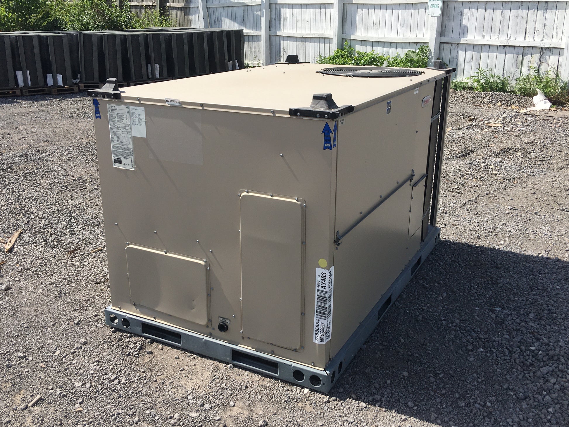 5 TON "RAIDER" SERIES CONVERTIBLE GAS/ELECTRIC BELT DRIVEN PACKAGED UNIT, 14 SEER 80% 460/60/3 R-410A CFM:1725