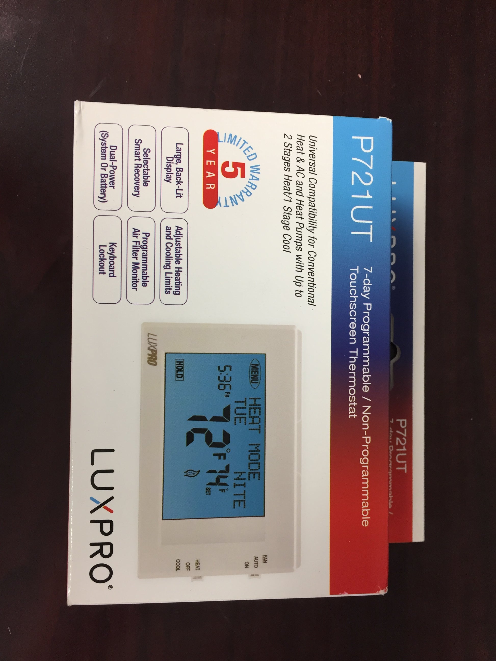 7 DAY PROGRAMMABLE/NON-PROGRAMMABLE TOUCHSCREEN THERMOSTAT