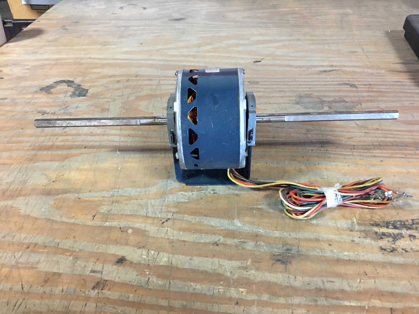 1/10 HP MOTOR 115/60/1 RPM 1050  DOUBLE SHAFT