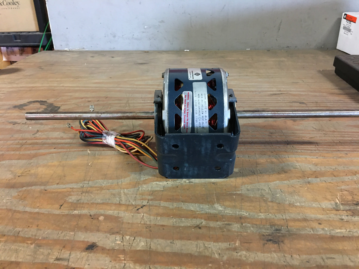 1/10 HP MOTOR 115/60/1 RPM 1050  DOUBLE SHAFT