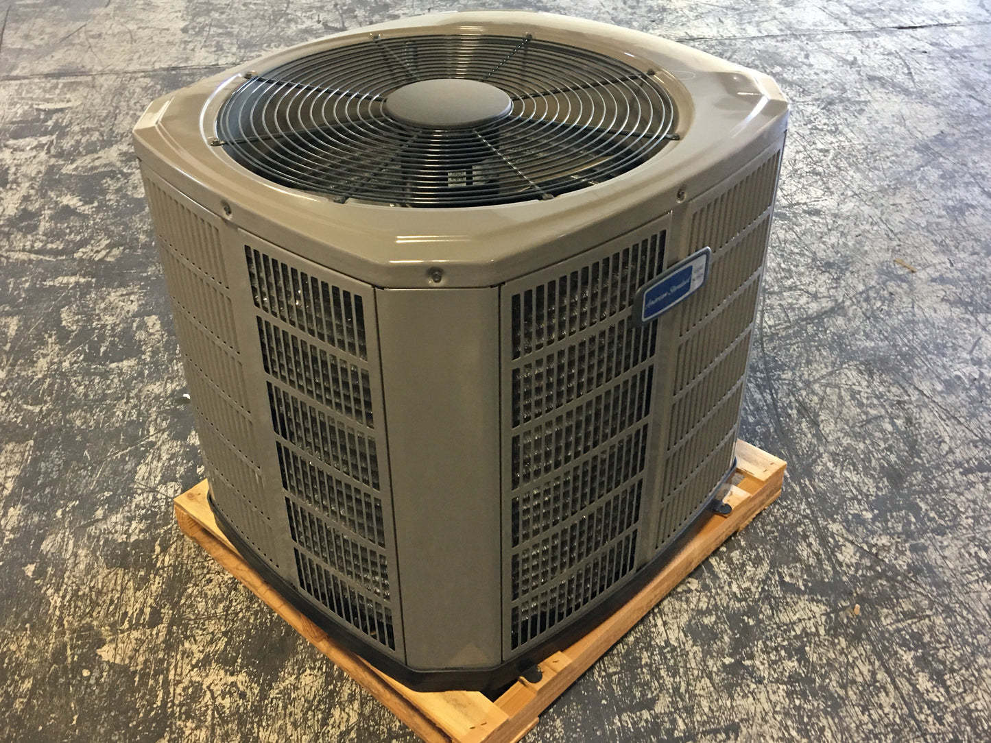 1-1/2 TON SPLIT-SYSTEM AIR CONDITIONER 208-230/60/1 R-410A 16 SEER