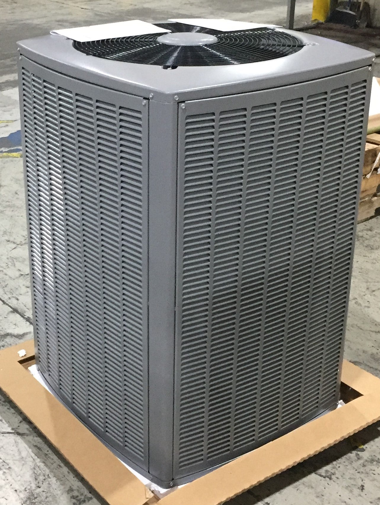 2 TON SPLIT SYSTEM LOUVERED TWO STAGE AIR CONDITIONER, 16 SEER 208-230/60/1 R-410A