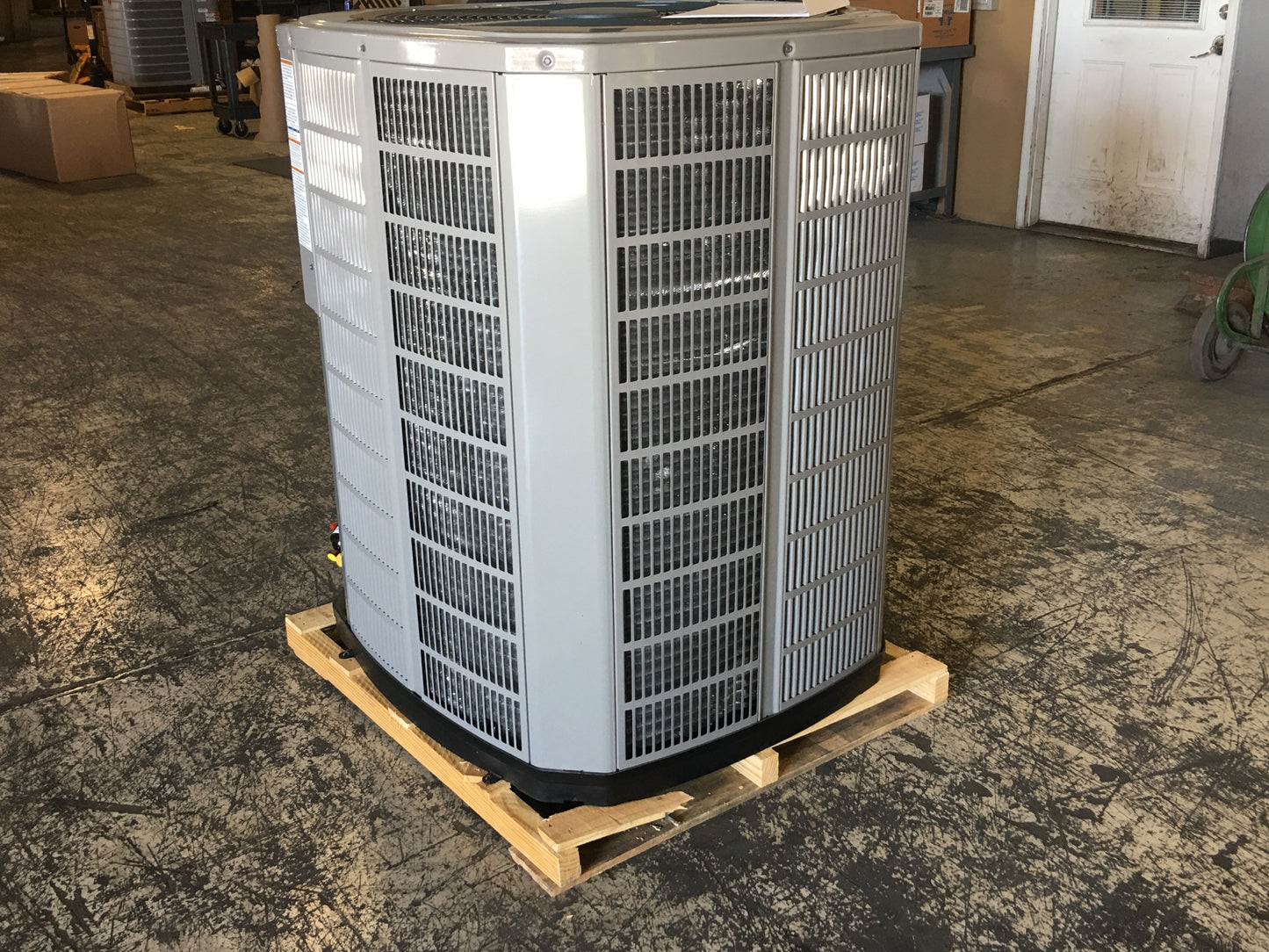 5 TON SPLIT-SYSTEM AIR CONDITIONER 208-230/60/1 R-410A 16 SEER