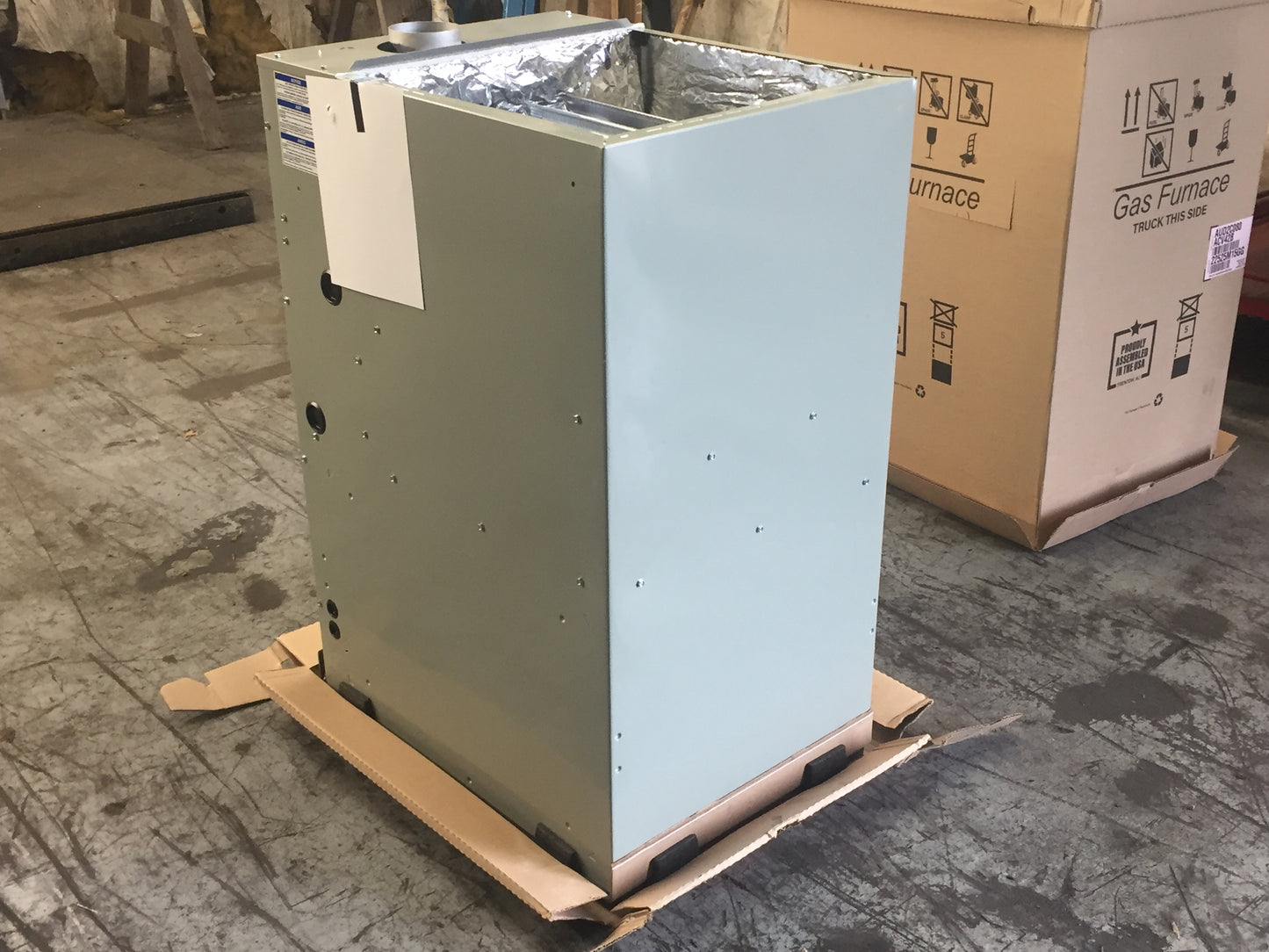 80,000 BTU Two-Stage Upflow/Horizontal ECM Communicating Gas Furnace 80% 115/60/1 CFM: 1600