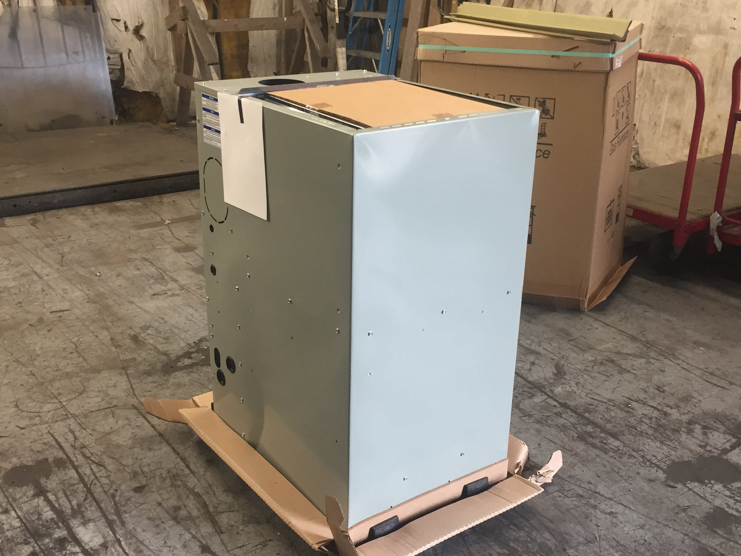 100,000 BTU Two-Stage Downflow/Horizontal ECM Communicating Gas Furnace 80% 115/60/1 CFM: 2000