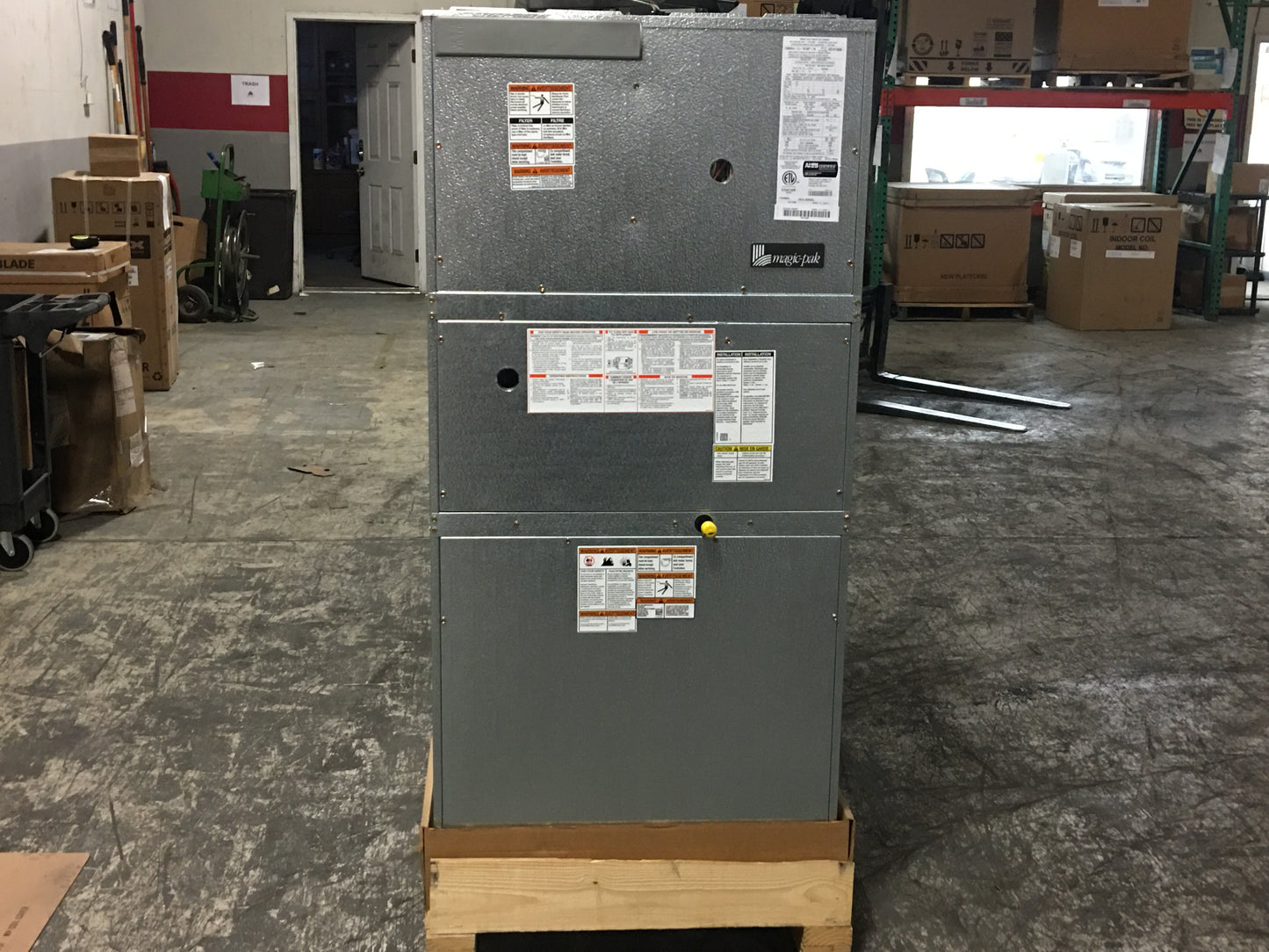 1.5 Ton  Magic Pak Gas/Electric Packaged Unit, 11 EER, 208-230/60/1, R410A