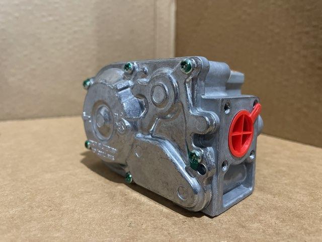 24 Volt 1/2 x 1/2" Dual Gas Valve Hot Surface Ignition