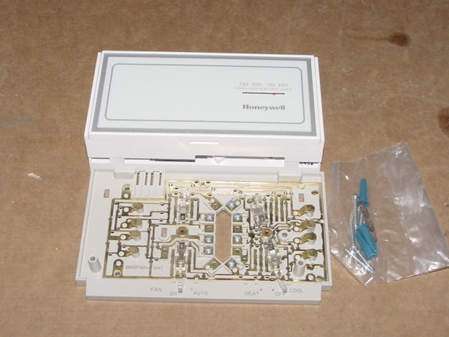 THERMOSTAT WITH TIMER 24 VAC WITH SUBBASE