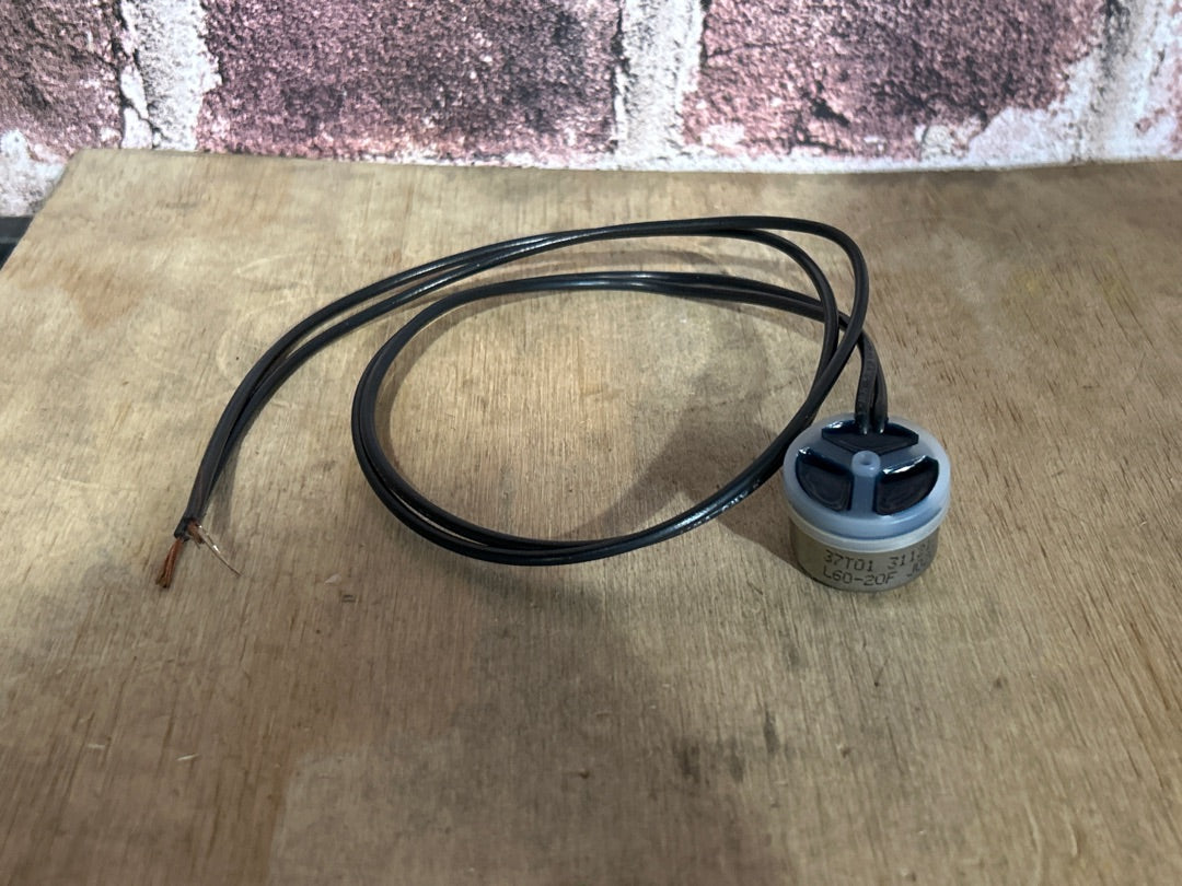 120/240V 3/4" Bimetal Disc Thermostat, 24" Lead