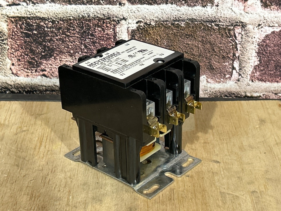208/240 V, 50/60 Hz, 60 Amps 3 Pole Contactor