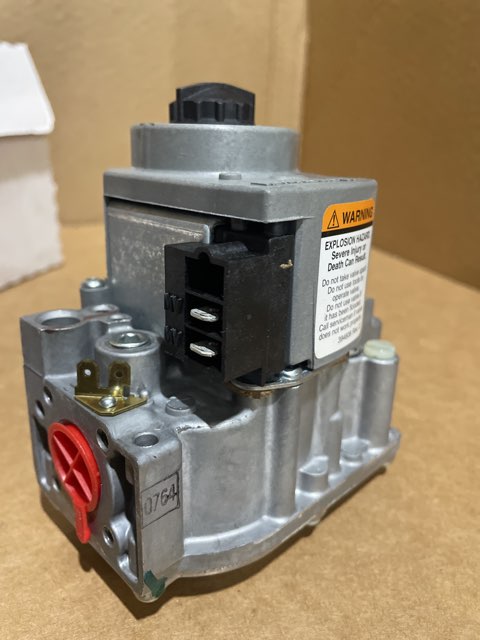 24 Volt 1/2 x 1/2" Dual Gas Valve Hot Surface Ignition