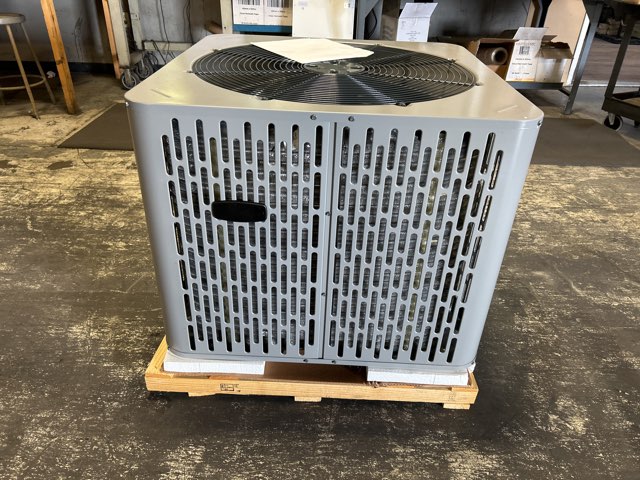 3.5 Ton Single-Stage Split-System Air Conditioner 208-230/60/1 R410A 13.4 SEER2