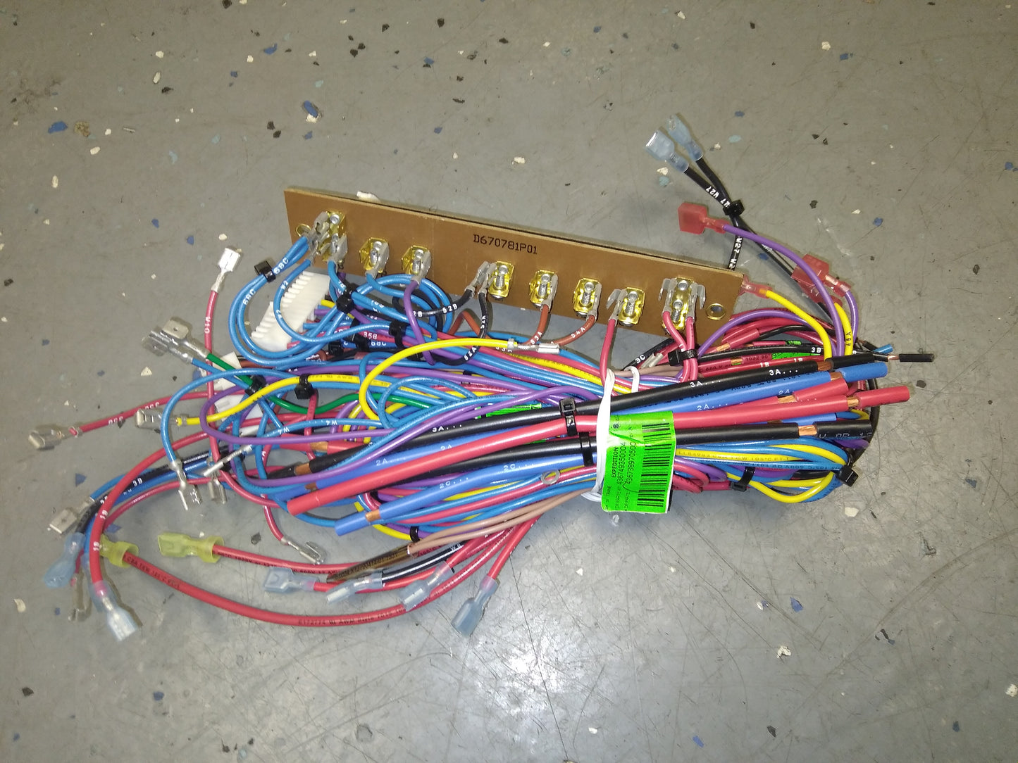 Arnés de cableado de controles Reliatel para unidades de paquete de la serie Voyager de Trane