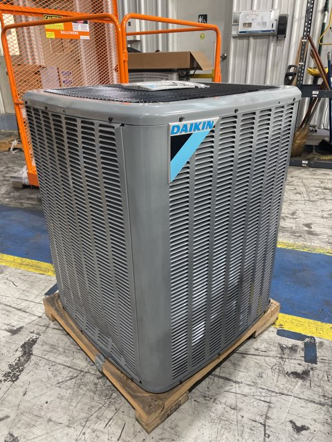 1.5 Ton Split-System Heat Pump 208-230/60/1 R-410A 14 SEER