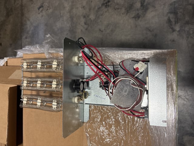 7 KW Electric Heat Kit with Breaker 208/240/60/1, Smart Plug Compatible